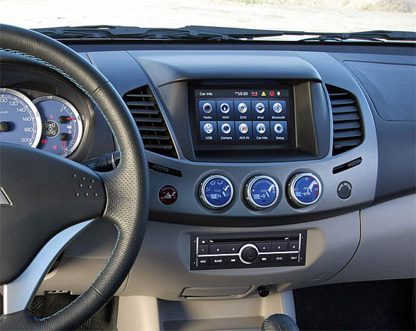 Штатная магнитолаGps,Navi,DVD Roadrover для   Mitsubishi L200.Ищем дилера в Ужгороде.
